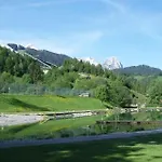 Дом отдыха Mountain Safari - Spacious, Scenic And Steps From Adventure *