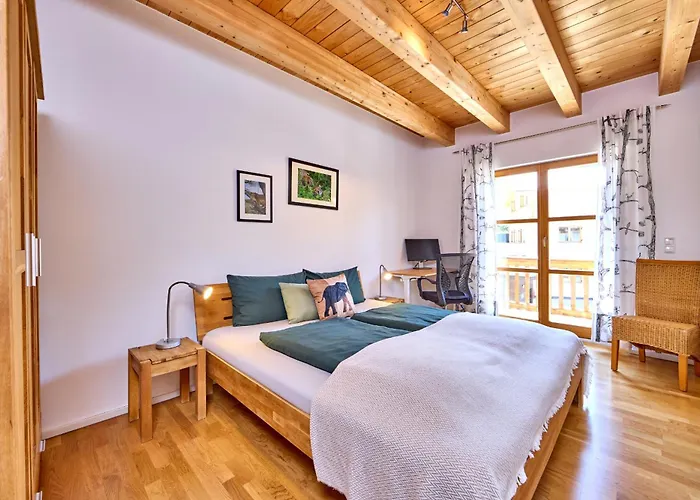 Mountain Safari - Spacious, Scenic And Steps From Adventure Prázdninový dům *