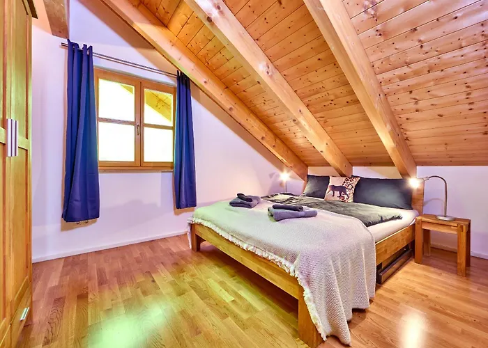 Mountain Safari - Spacious, Scenic And Steps From Adventure Prázdninový dům
