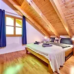 Mountain Safari - Spacious, Scenic And Steps From Adventure 度假居