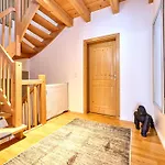 Mountain Safari - Spacious, Scenic And Steps From Adventure 度假居 *
